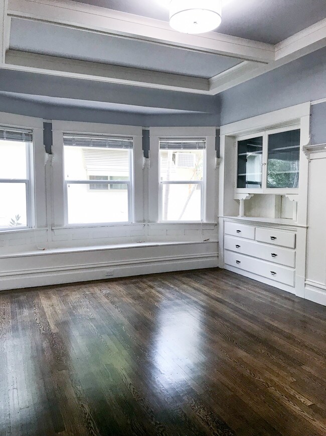 Living Room - 2614 F St