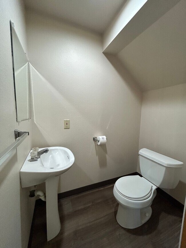 Foto del edificio - 1308 N Brooklane St