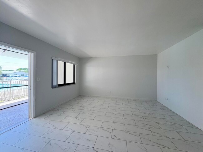 Foto del edificio - 305 SE 9th Ave