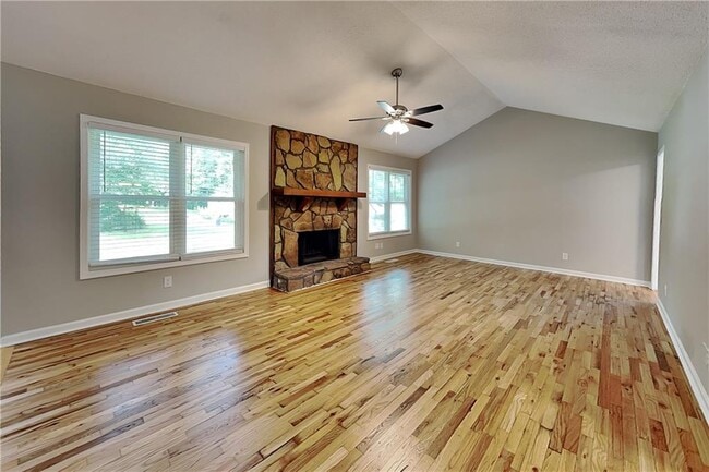 Building Photo - 451 Monroe Trce