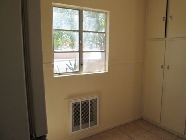 Building Photo - 1201 Princeton Dr NE