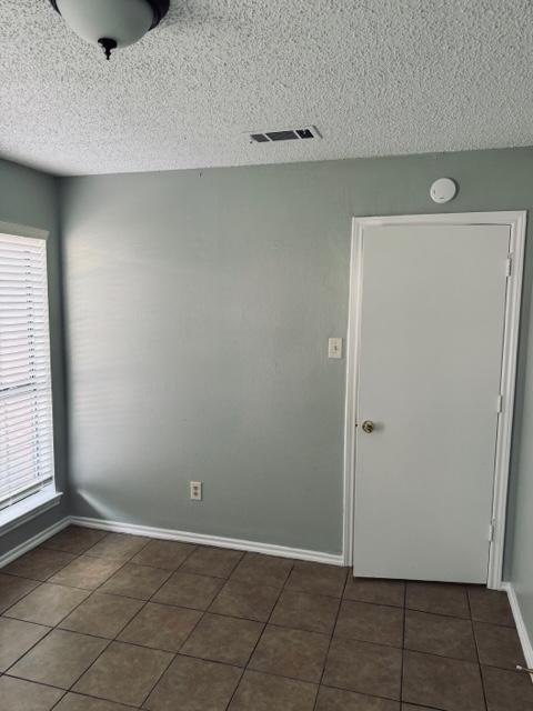 Foto del edificio - 5313 Riverport Dr