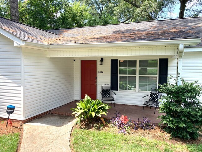 Building Photo - Charming 3 bed, 3 bath Home in Prime Augus...