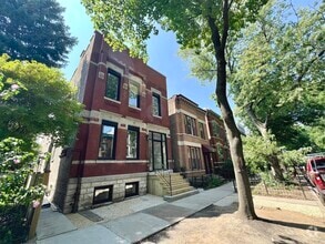 Building Photo - 822 N Winchester Ave
