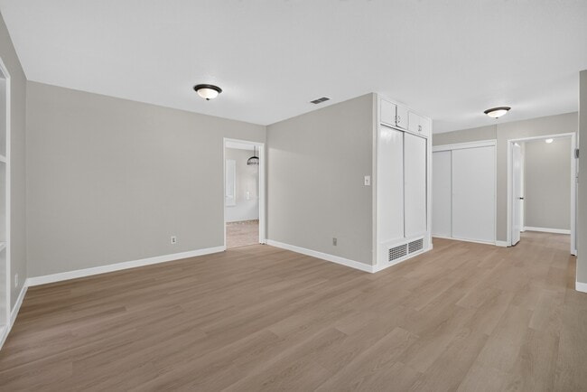 Building Photo - 158 Walter Hays Dr