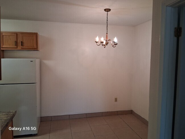 Foto del edificio - 8246 Ned Ave