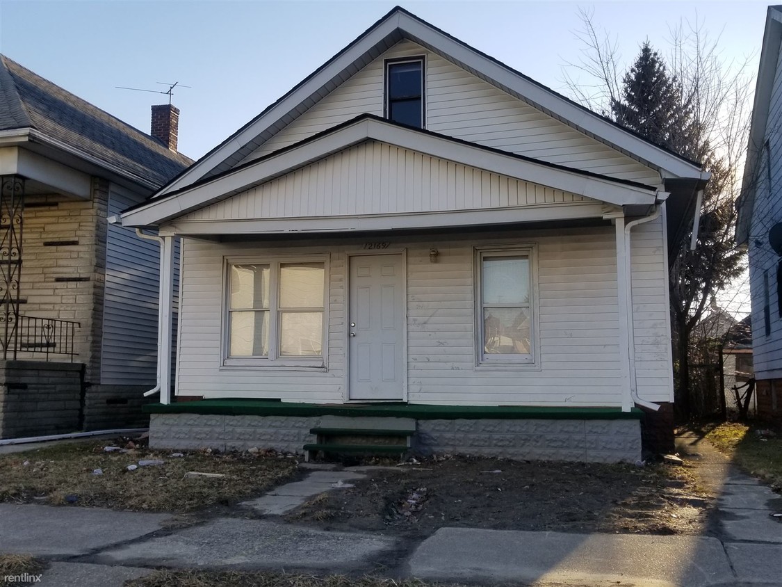 2 br, 1 bath House - 12169 Fleming St - House Rental in Hamtramck, MI ...