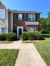 Building Photo - 812 Brittany Way