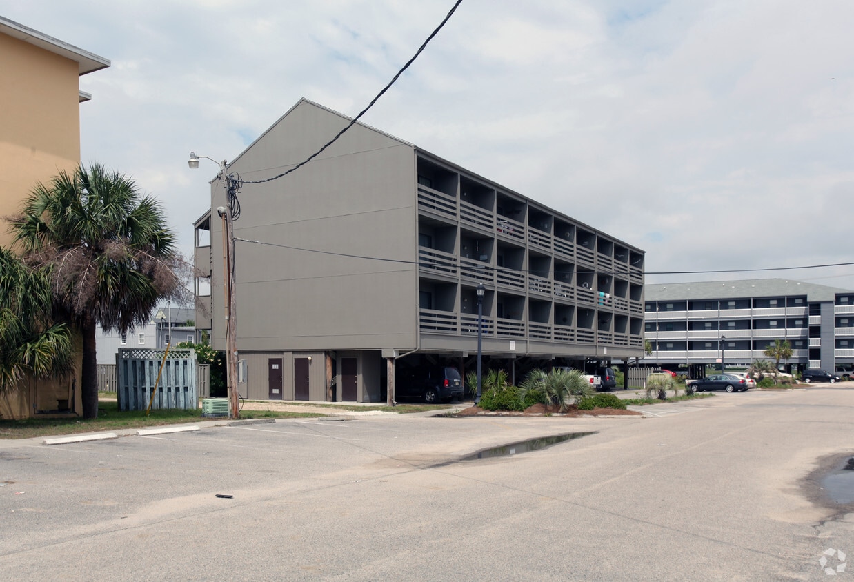 Garden City Guest House Apartments in Murrells Inlet, SC
