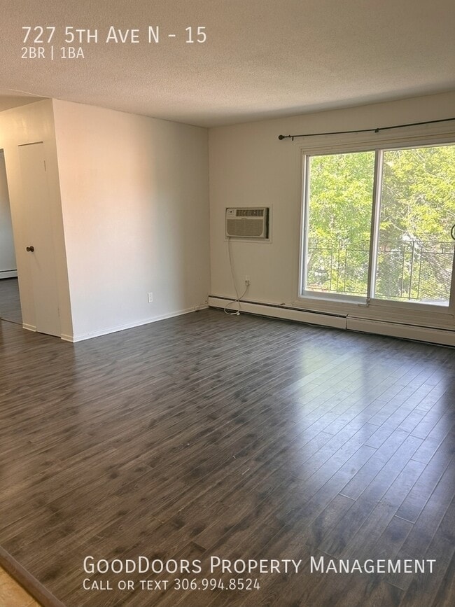 Building Photo - 727 5th Ave N