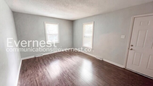 Foto del edificio - 4821 Delivau Dr