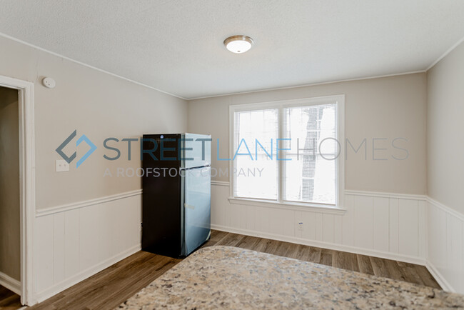 Foto del edificio - REDUCED! - HOLIDAY SPECIAL! SIGN A LEASE B...