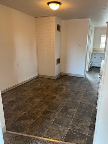 Dining - 150 S Kenwood St