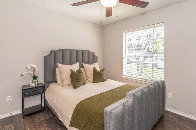 Foto del edificio - 8301 Boat Club Rd