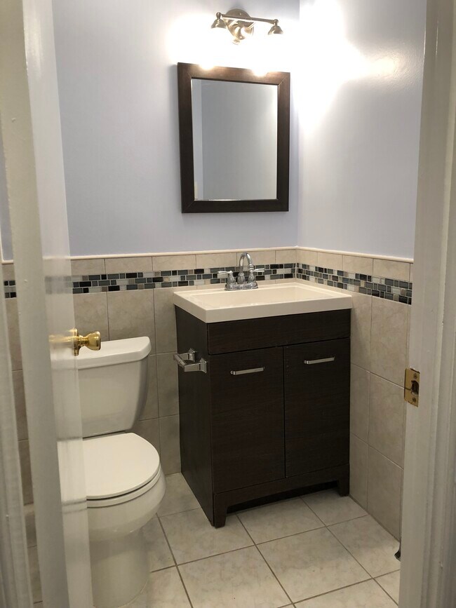 Segundo baño - lavabo - 3766 Persimmon Cir