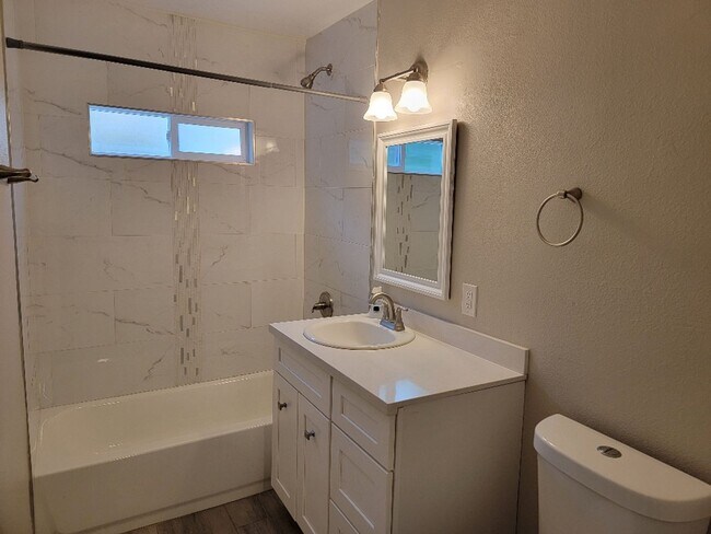 Foto del edificio - 3 BEDROOM**UPGRADES*CLOSE TO AREA SCHOOLS AND SHOPPING CENTERS*