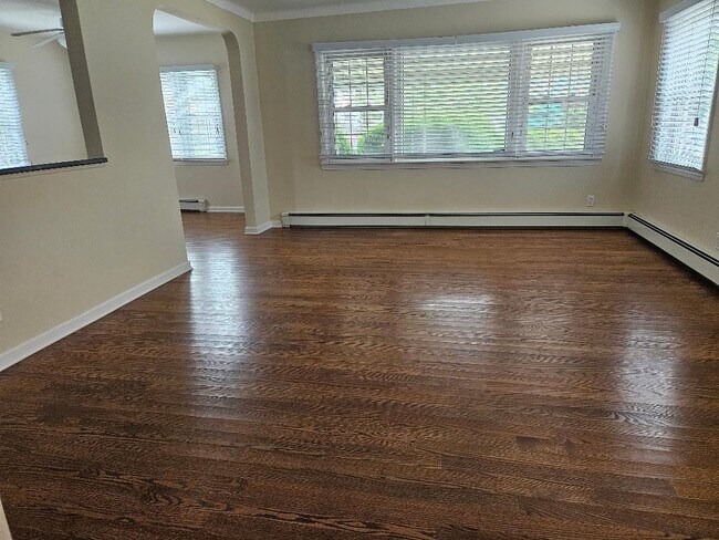 Living Room - 441 E Pine St