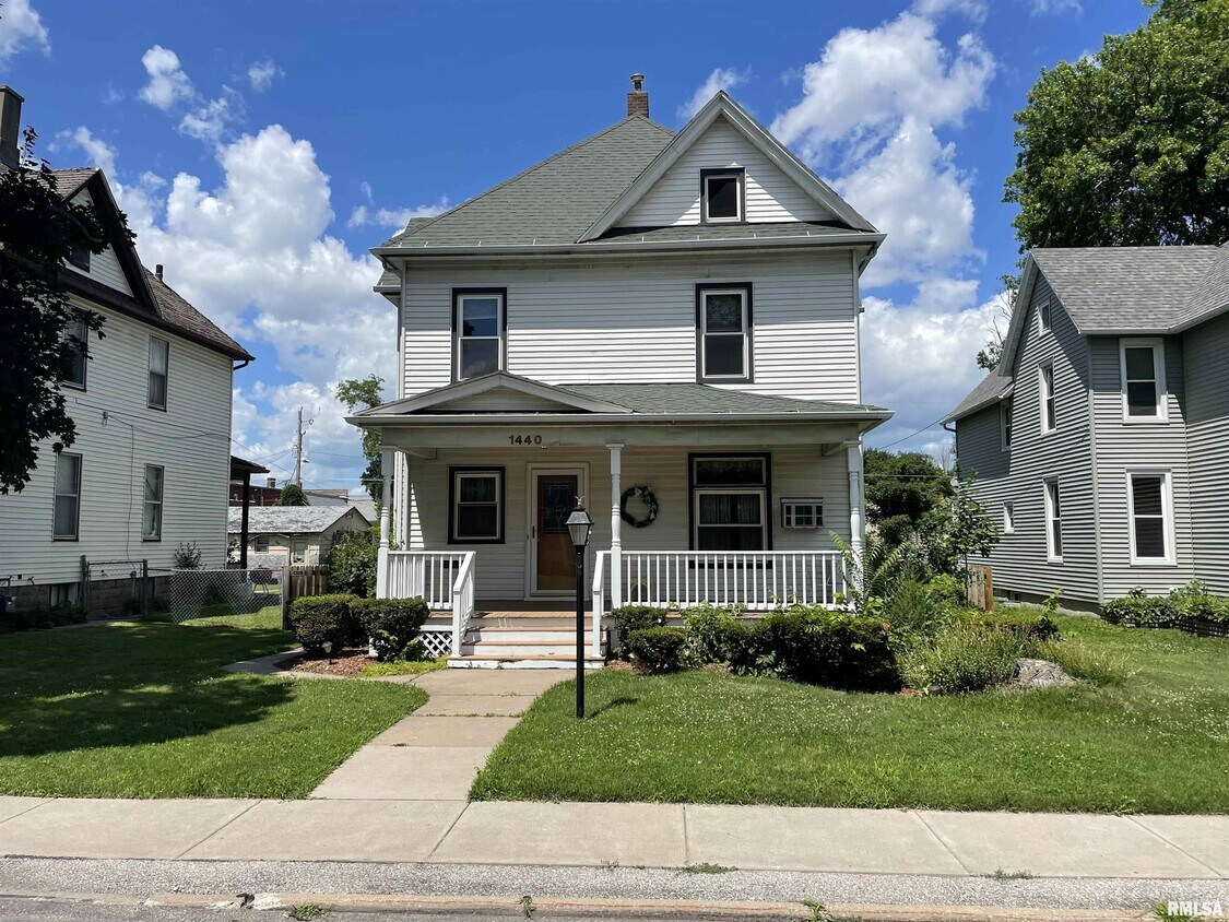 Primary Photo - 1440 W 14th St