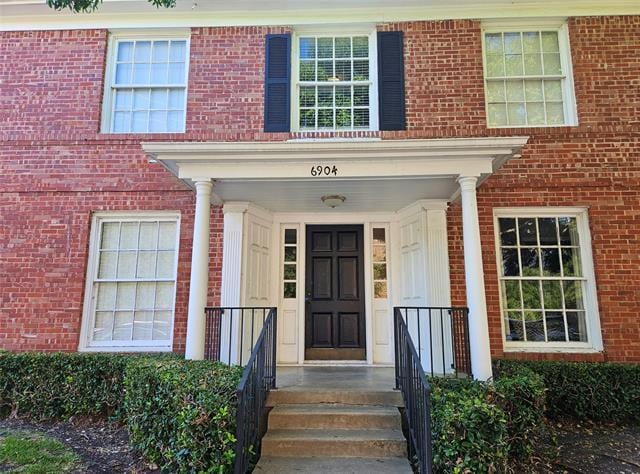 Primary Photo - 6904 Westchester Dr