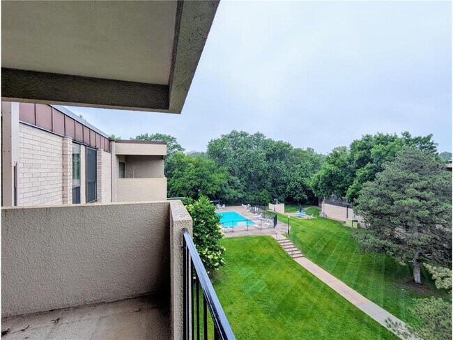 Foto del edificio - 6710 Vernon Ave S