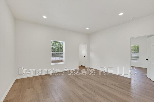 Foto del edificio - 542 E 23rd St