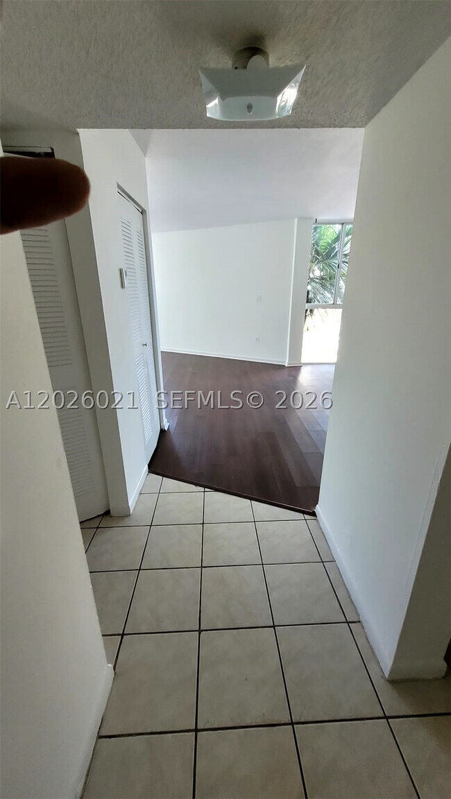 Foto del edificio - 6995 NW 186th St