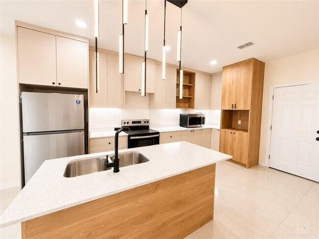 Foto del edificio - 4213 Hummingbird Ave