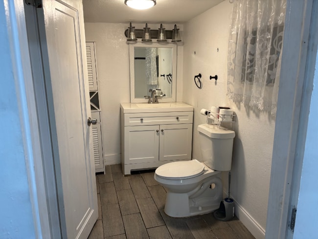 Foto del edificio - 9402 N 16th St