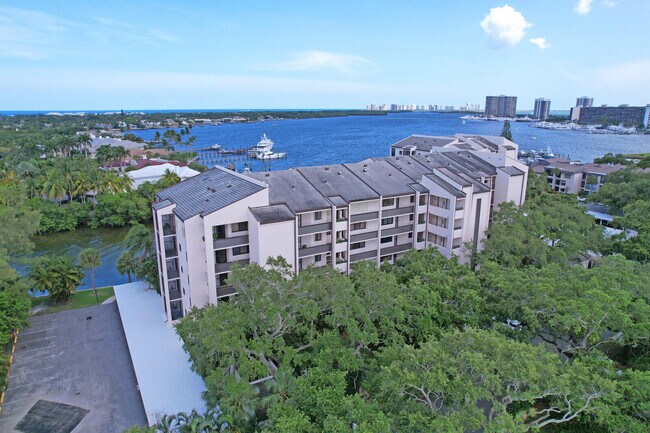 Foto del edificio - 11370 12 Oaks Way