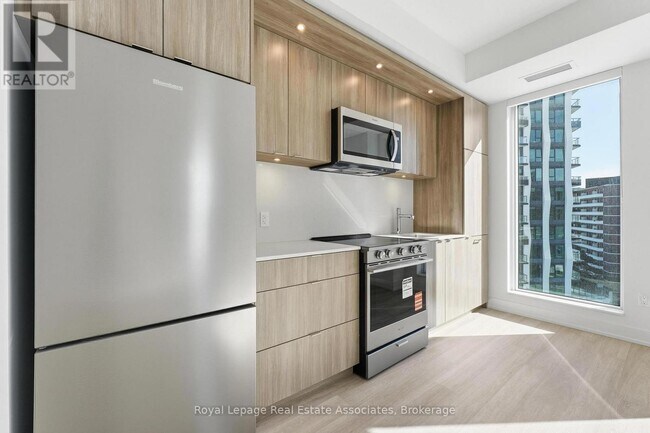 Building Photo - 25 Cordova Ave