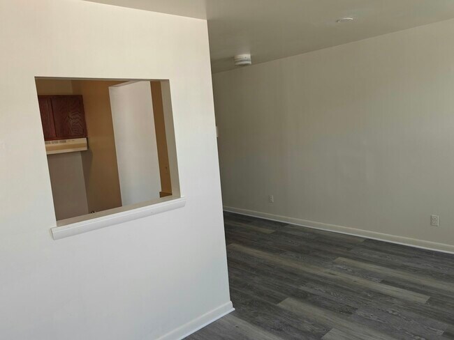 Foto del edificio - 1336 N Carey St