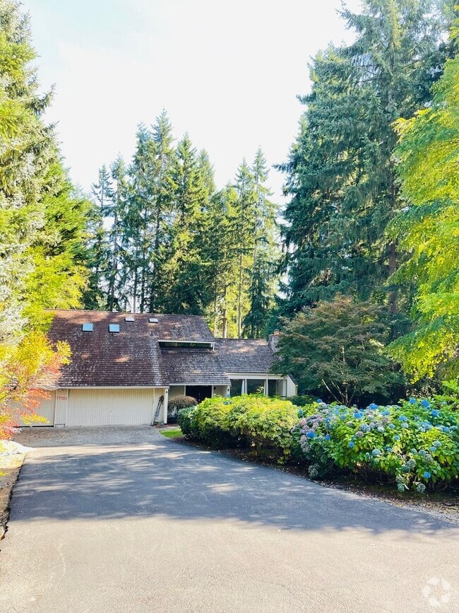 Building Photo - 17731 7th Ave W
