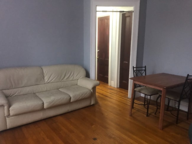 Building Photo - 206 Schuyler Pl