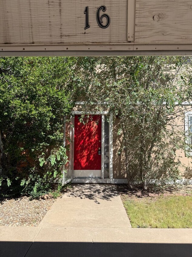 Foto principal - 2 Story Townhome on Golf Course