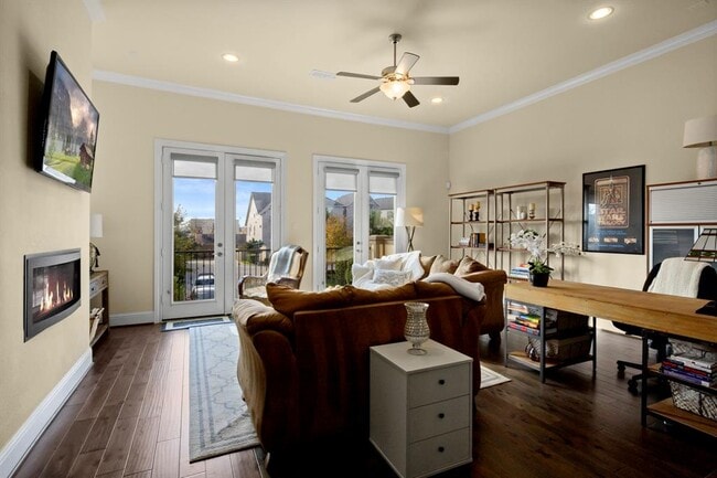 Building Photo - 8406 Oak Leaf Point Dr