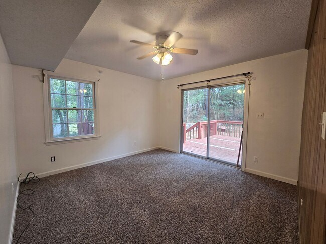 Foto del edificio - Is It Durham or Chapel Hill? Amazing Locat...