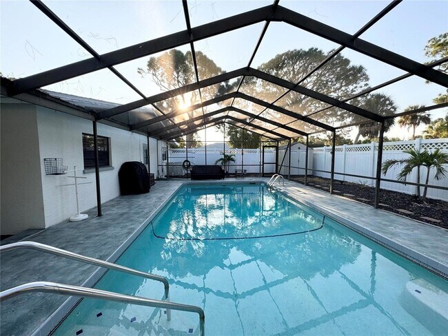 Foto del edificio - 5196 Albion Rd