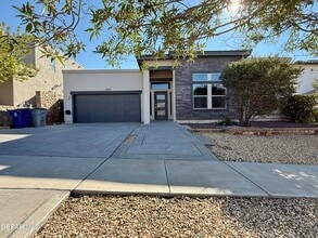 Building Photo - 1252 Desert Mirage Pl