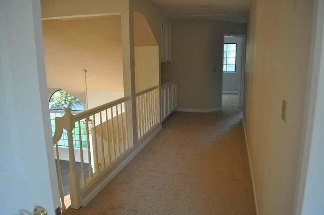 Building Photo - 835 Kings Canyon Ct