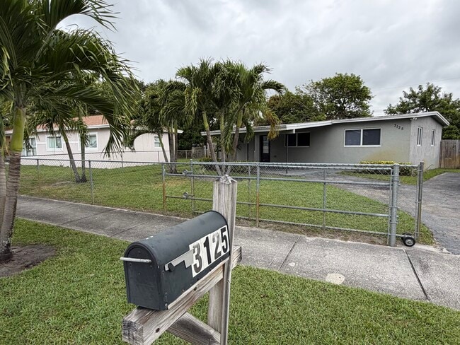 Building Photo - 3125 NW 2nd St