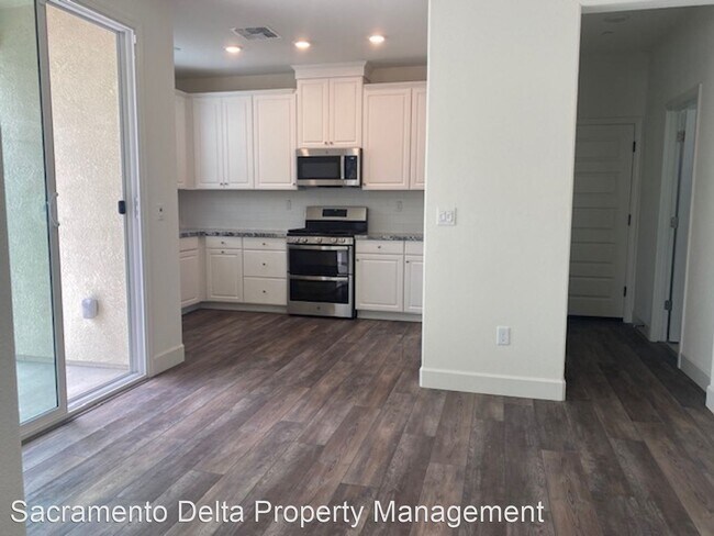 Foto del edificio - 3 br, 2.5 bath House - 7920 Titan Dr