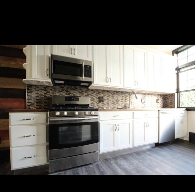 Primary Photo - 72-11 62nd St