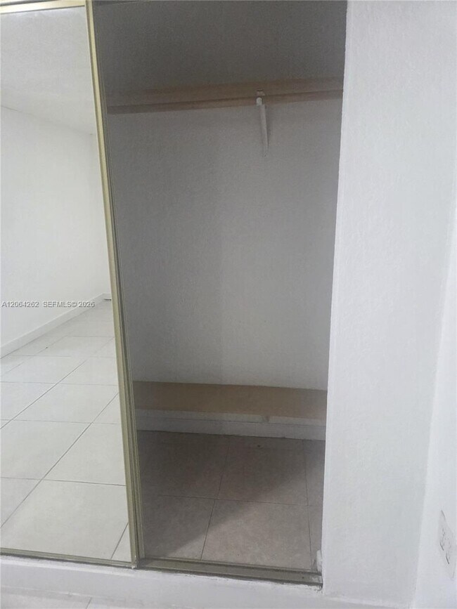 Foto del edificio - 1235 SW 136th Pl