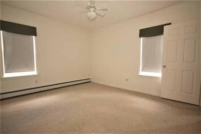 Building Photo - 50 Jenckes St