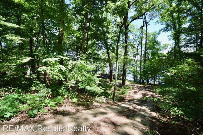Foto del edificio - 3 br, 2 bath House - 297 Green Bay Road