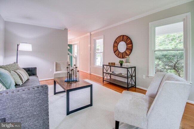 Foto del edificio - 5618 Meridian Hill Pl