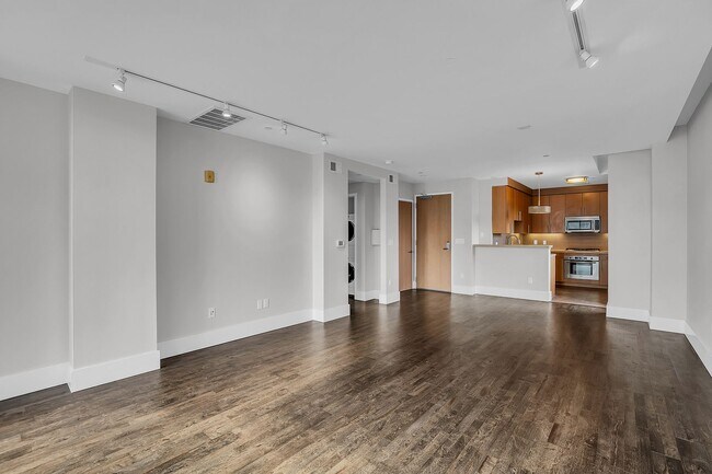 Building Photo - Tasteful and elegant 1br Civic Center apar...