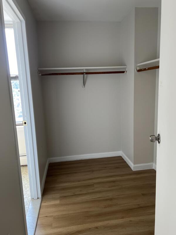 Building Photo - 967 Asylum Ave