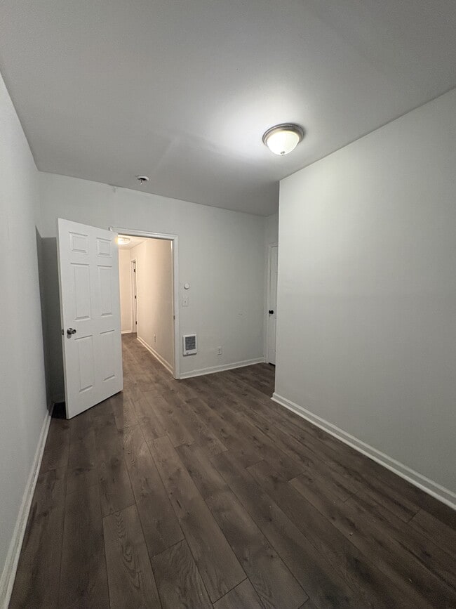 Foto del edificio - 2542 Cecil B. Moore Ave