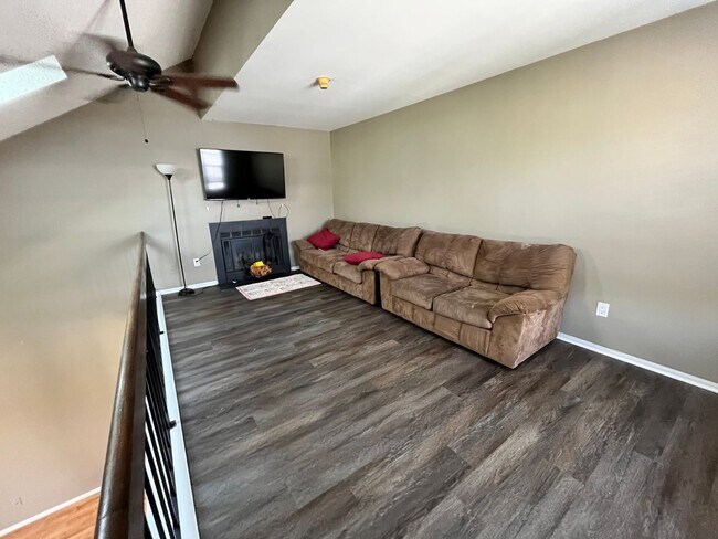 Foto del edificio - 2 bedroom condo in Newtown Grant
